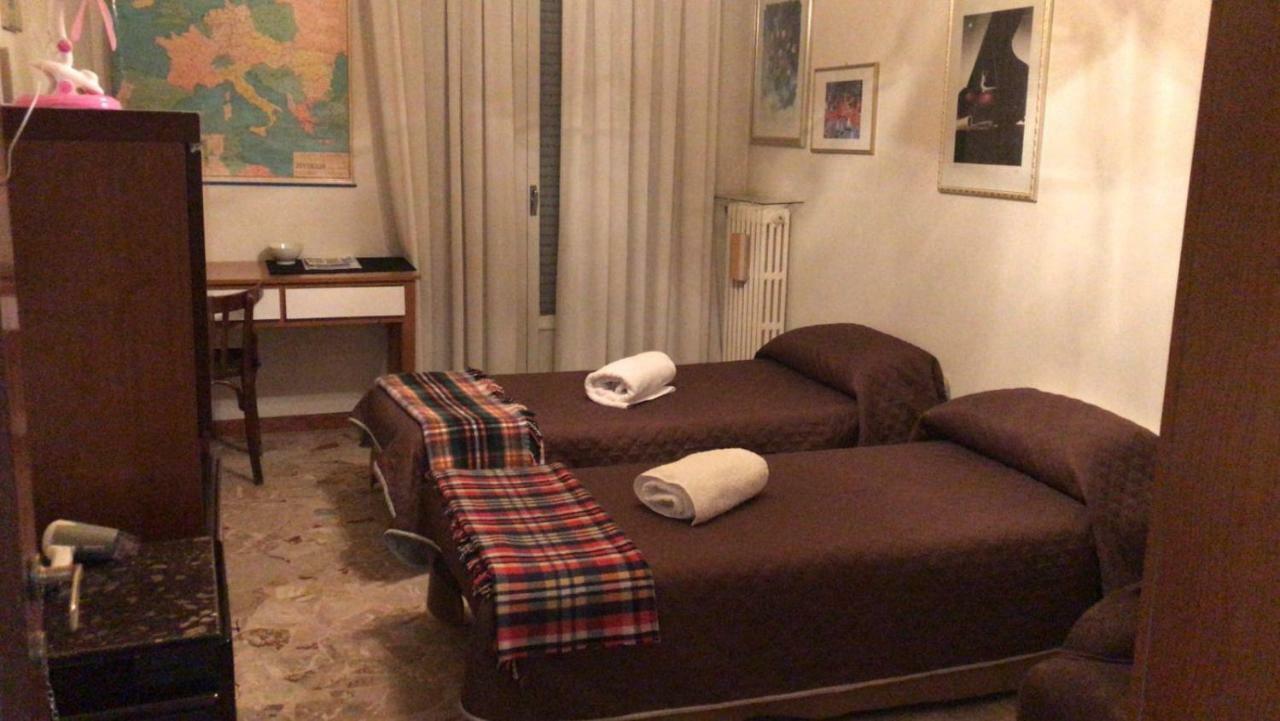 シティ ルームズ ゲストハウス マテーラ エクステリア 写真